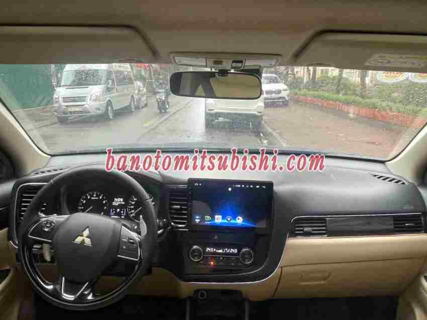 Mitsubishi Outlander 2016 Suv màu Đen