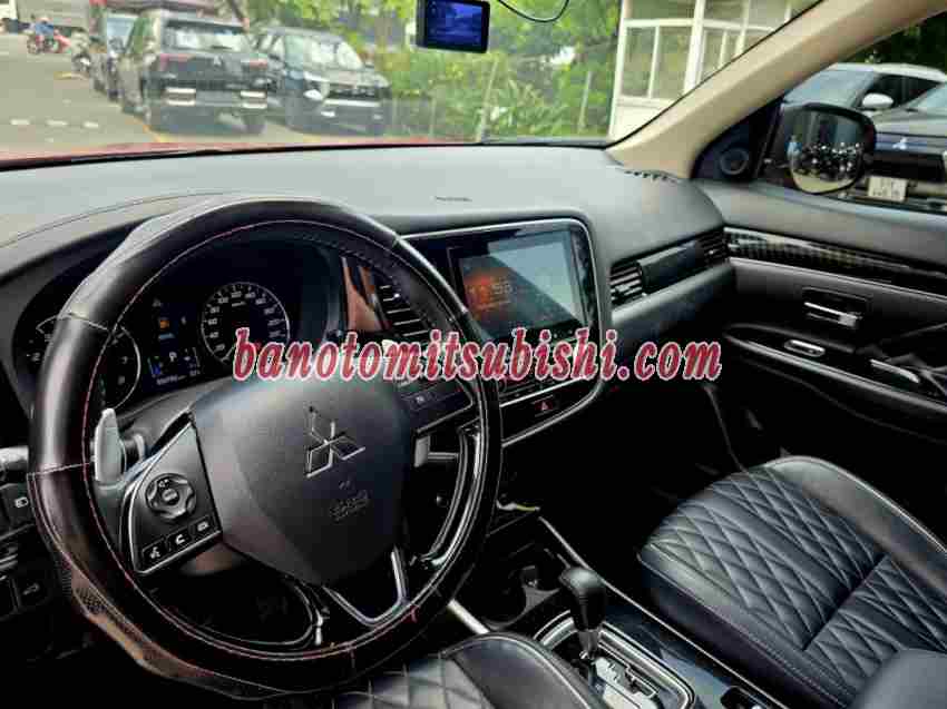 Xe Mitsubishi Outlander Premium 2.0 CVT đời 2023 đẹp bán gấp