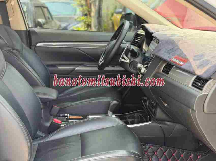 Cần bán gấp Mitsubishi Outlander Premium 2.0 CVT 2021 - Xe đẹp - Giá tốt
