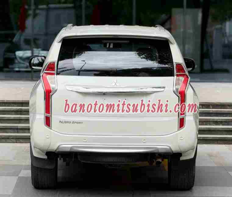 Cần bán xe Mitsubishi Pajero Sport 2.4D 4x2 AT màu Trắng 2019