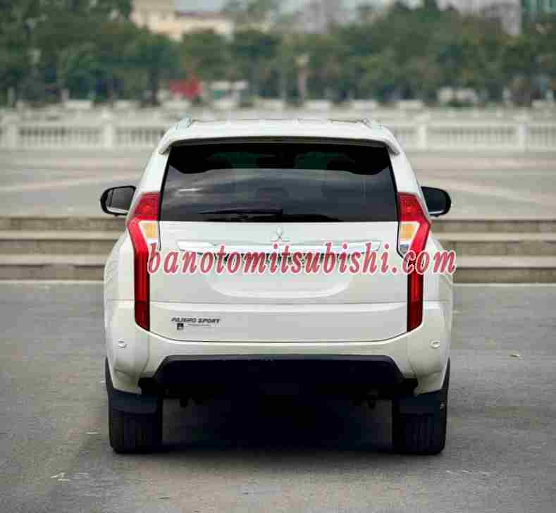 Cần bán xe Mitsubishi Pajero Sport 3.0G 4x2 AT năm 2017 màu Trắng cực đẹp