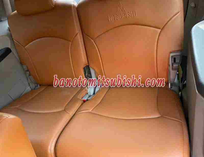 Mitsubishi Grandis 2005 Crossover màu Đỏ