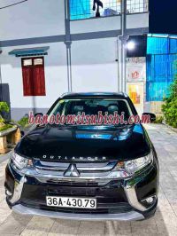 Cần bán gấp Mitsubishi Outlander 2.0 CVT đời 2019, màu Đen
